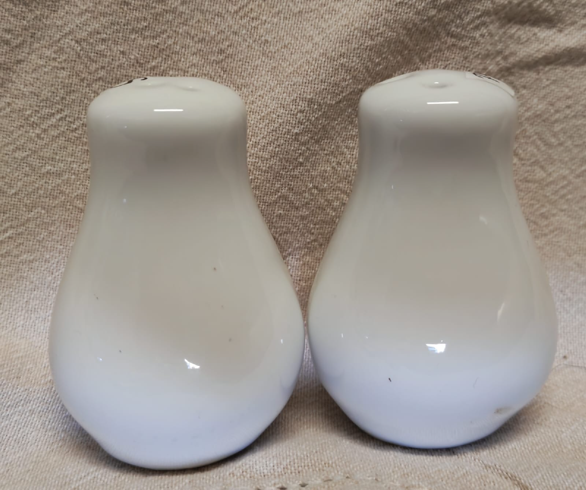 Salt and pepper (ceramic) (8cm)
