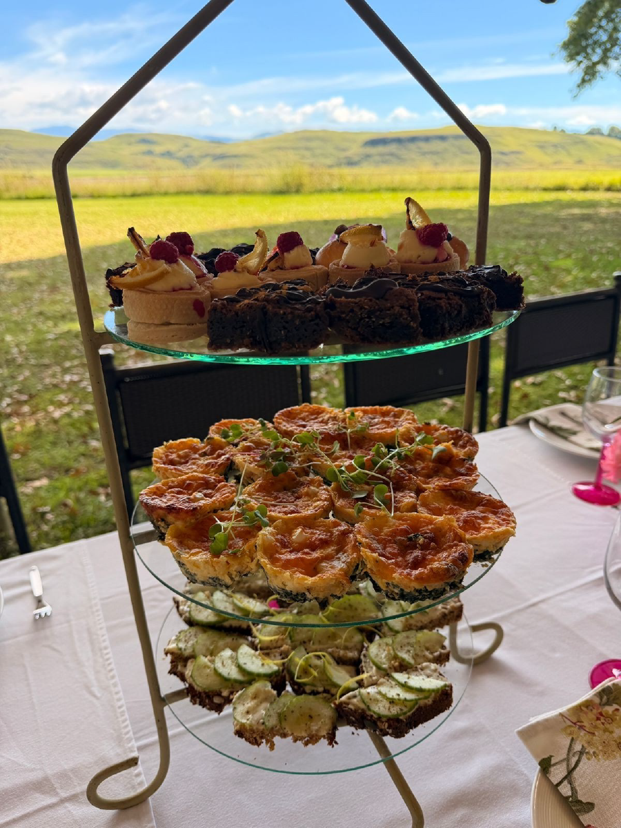 Cake stand metal, tiered